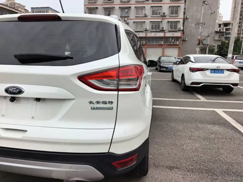 Ford Kuga 2015 — фото 8
