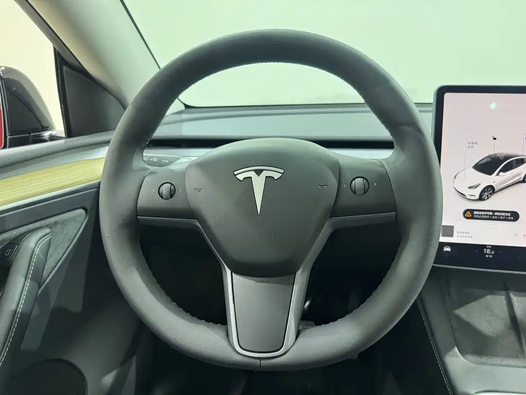 Tesla Model Y 2023 — фото 14