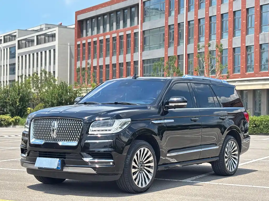 Lincoln Navigator 2021 — фото 1