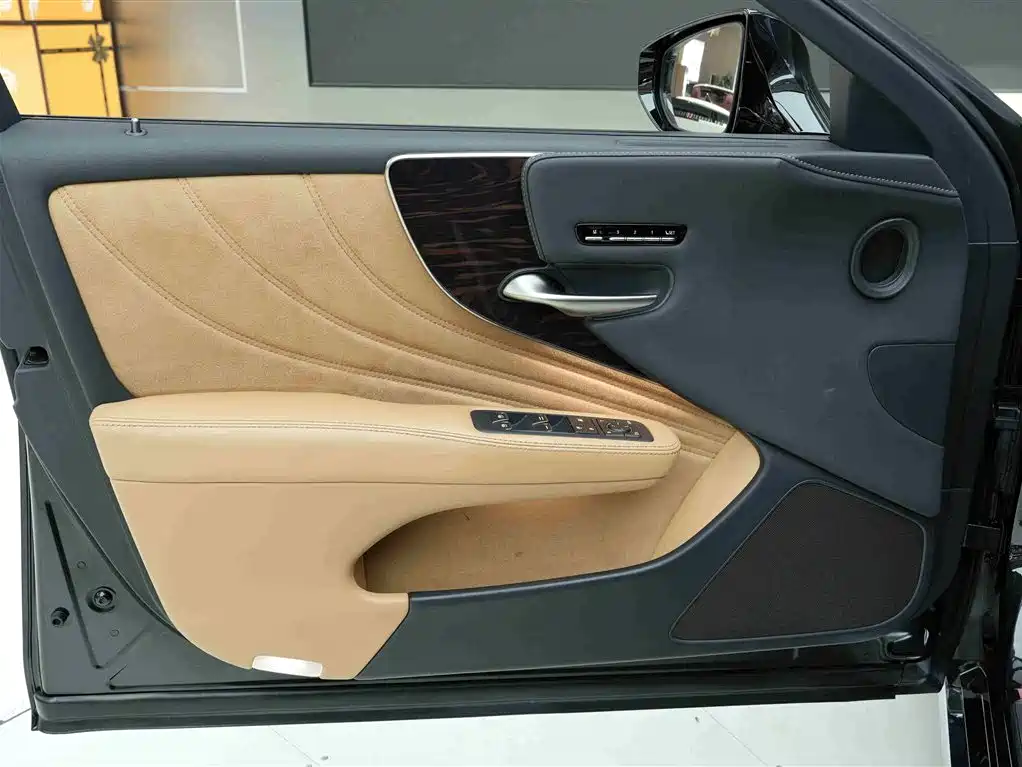 Lexus LS 2023 — фото 14