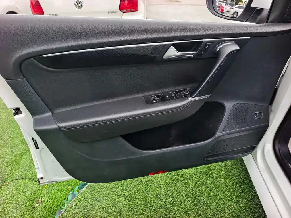 Volkswagen Magotan 2014