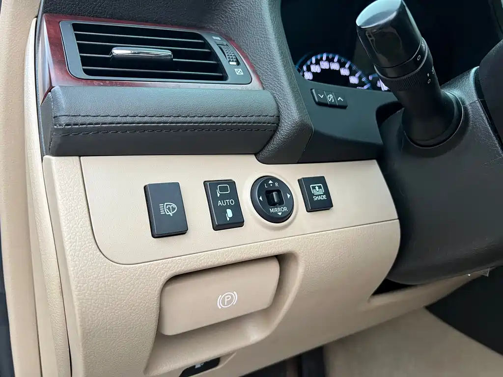 Toyota Crown 2012 — фото 25