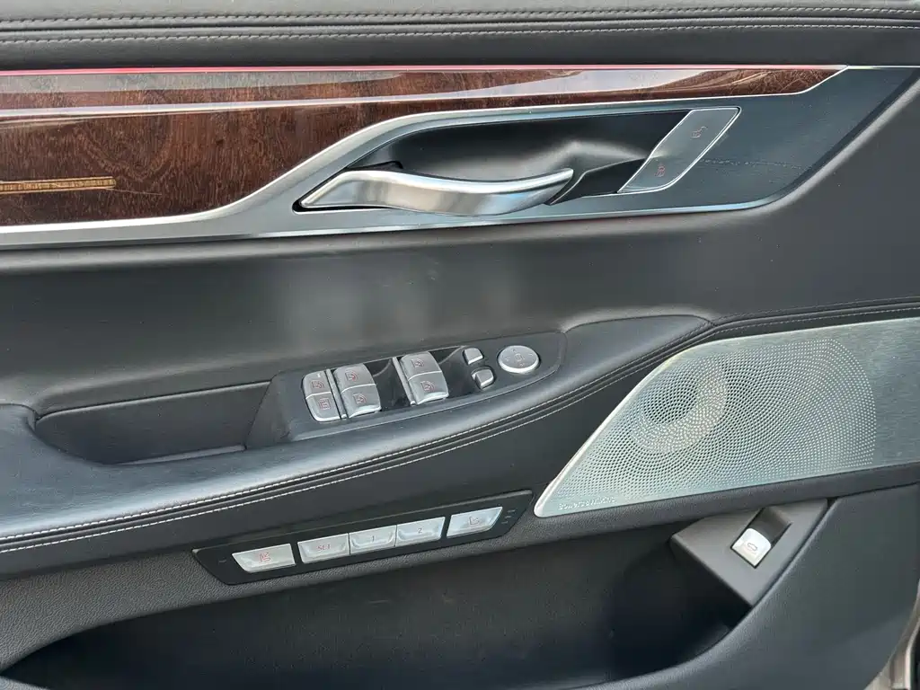BMW 7 Series 2016 — фото 14