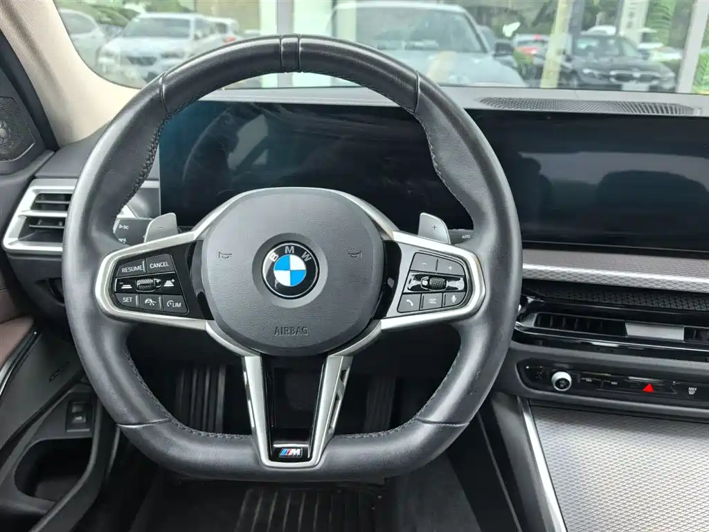 BMW 3 Series 2024 — фото 10