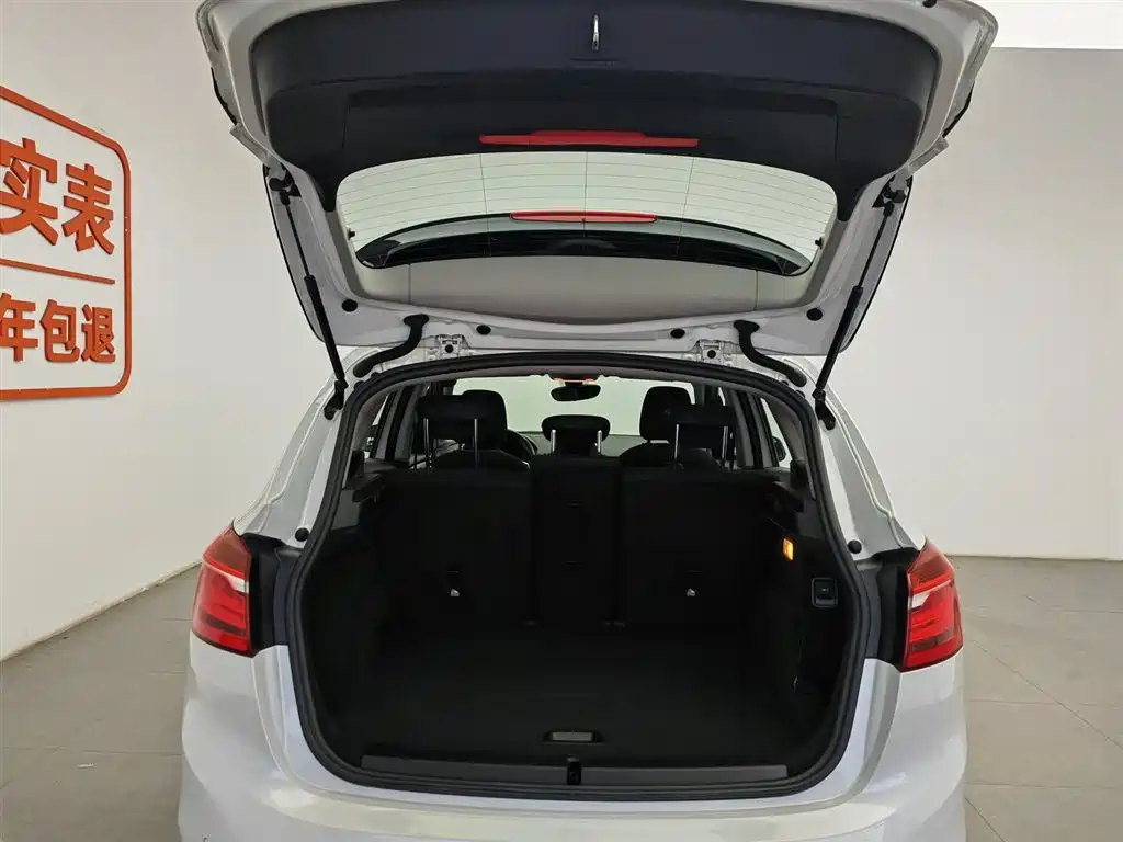 BMW 2 Series Active Tourer 2017 — фото 16