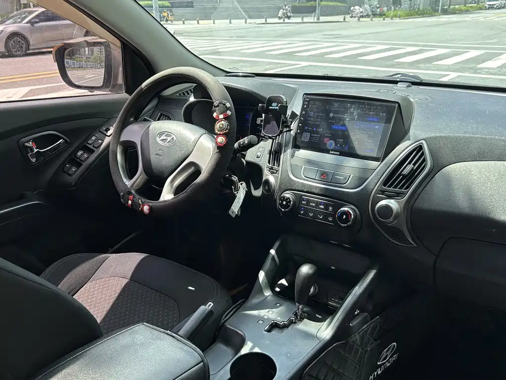 Hyundai ix35 2016 — фото 11