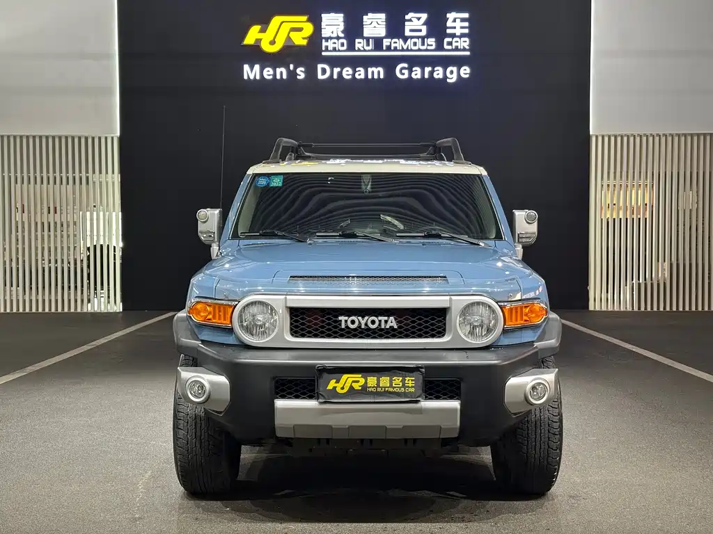 Toyota FJ Cruiser 2020 — фото 2