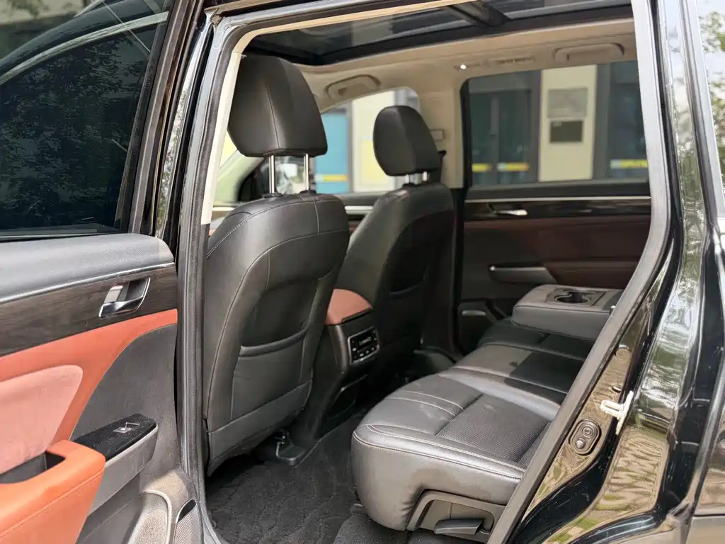 GAC Motor Trumpchi GS8 2017 — фото 11