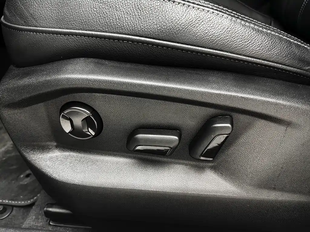 Audi Q2L 2022 — фото 18
