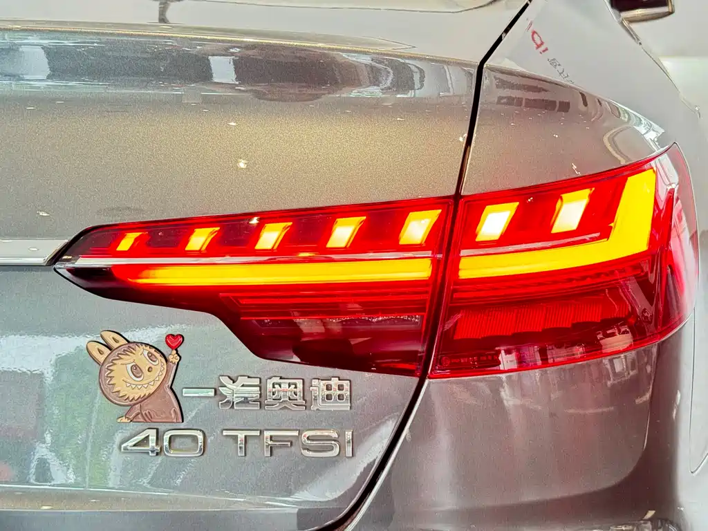 Audi A4L 2021 — фото 9