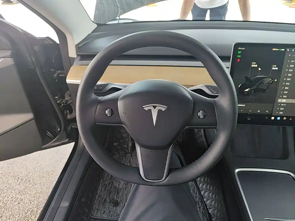 Tesla Model 3 2023 — фото 11