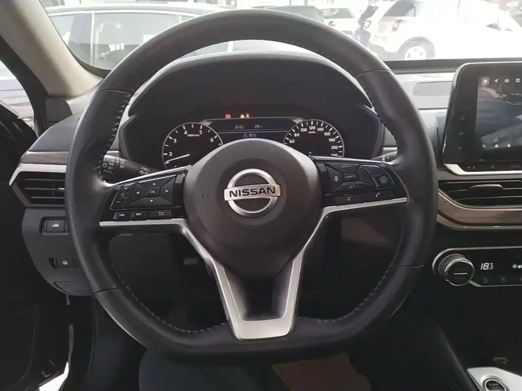 Nissan Teana 2023 — фото 11