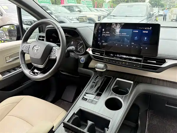 Toyota Sienna 2023
