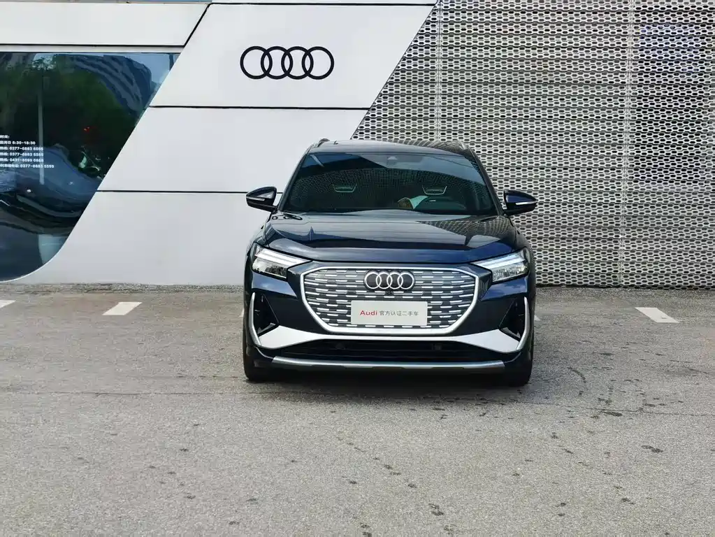 Audi Q4 E-Tron 2025 — фото 2
