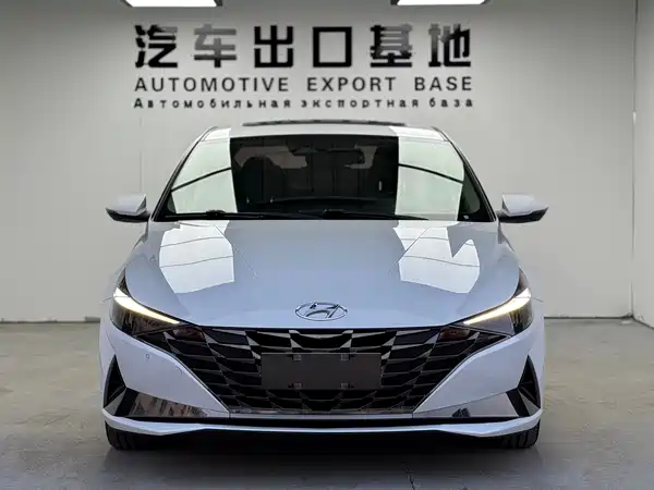 Hyundai Elantra 2022