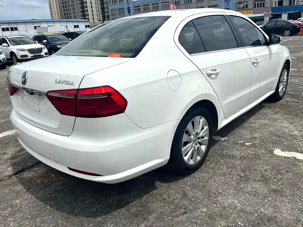 Volkswagen Lavida 2013