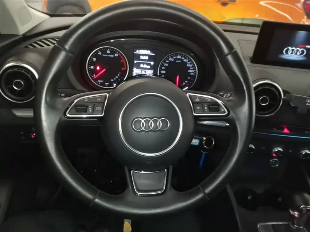 Audi A3 2016 — фото 11