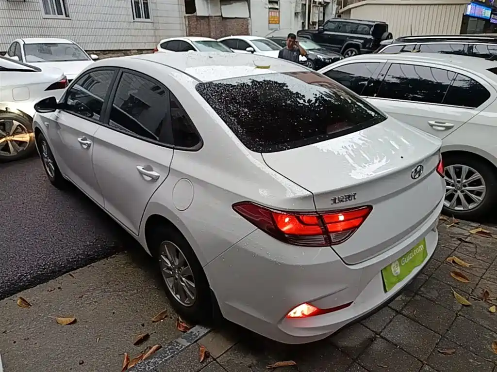 Hyundai Elantra 2019 — фото 5
