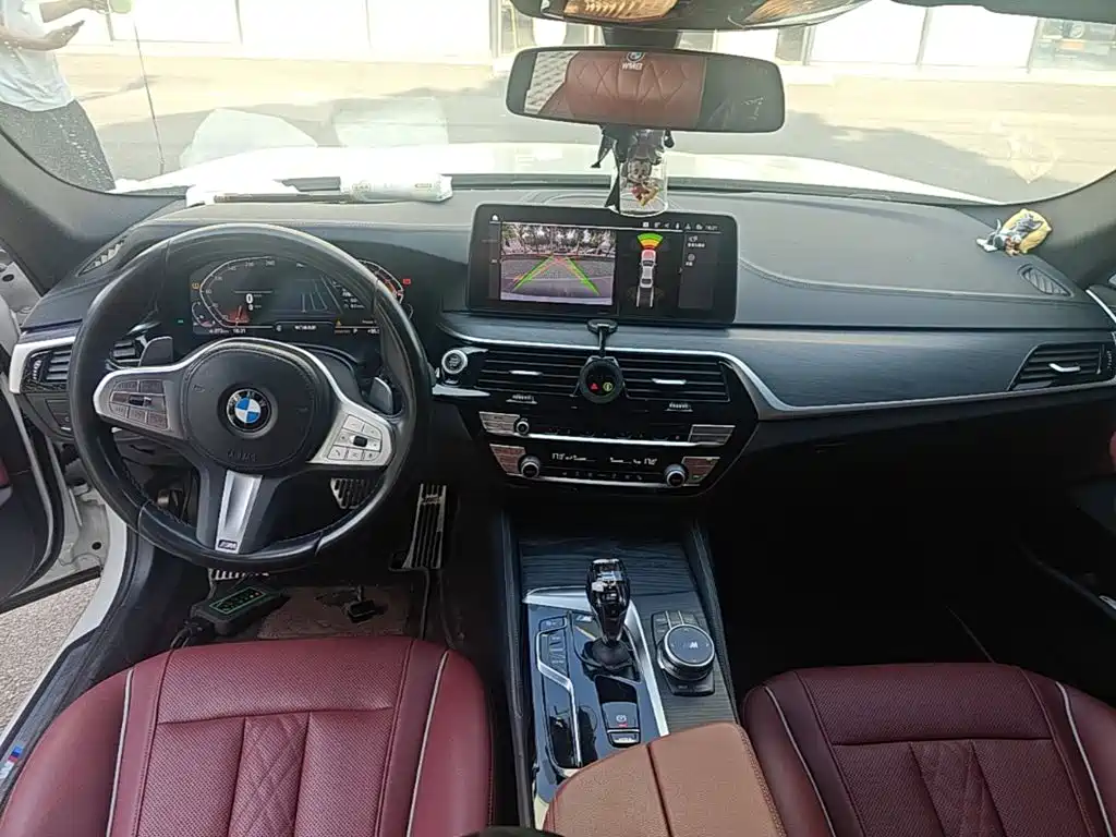 BMW 5 Series 2024 — фото 10