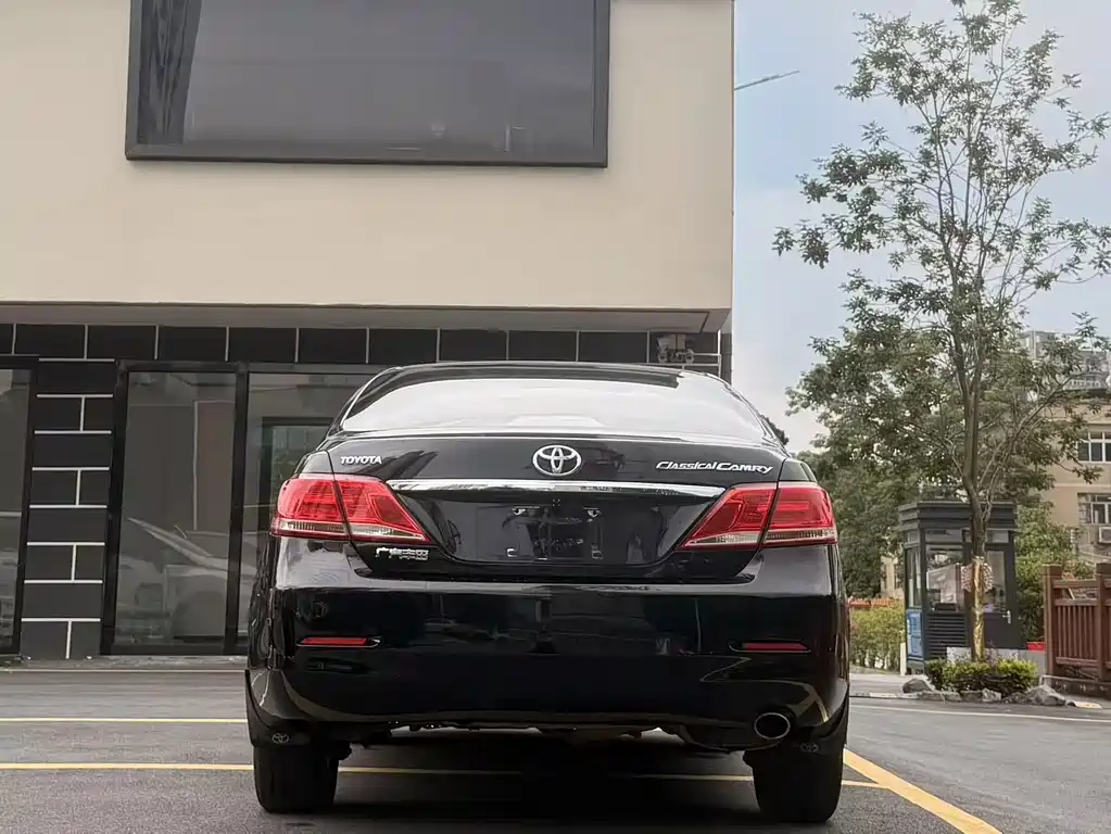 Toyota Camry 2013 — фото 6