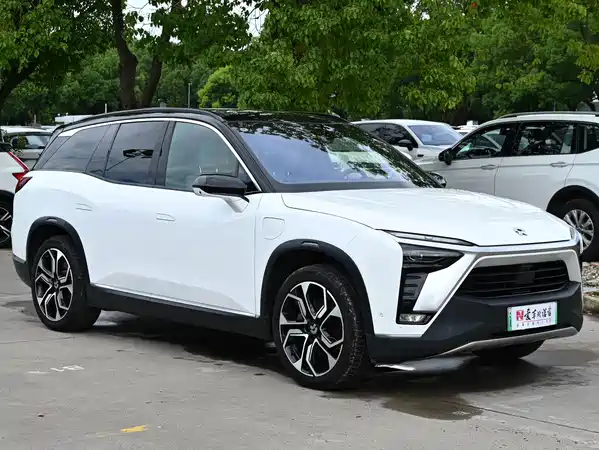 NIO ES8 2021