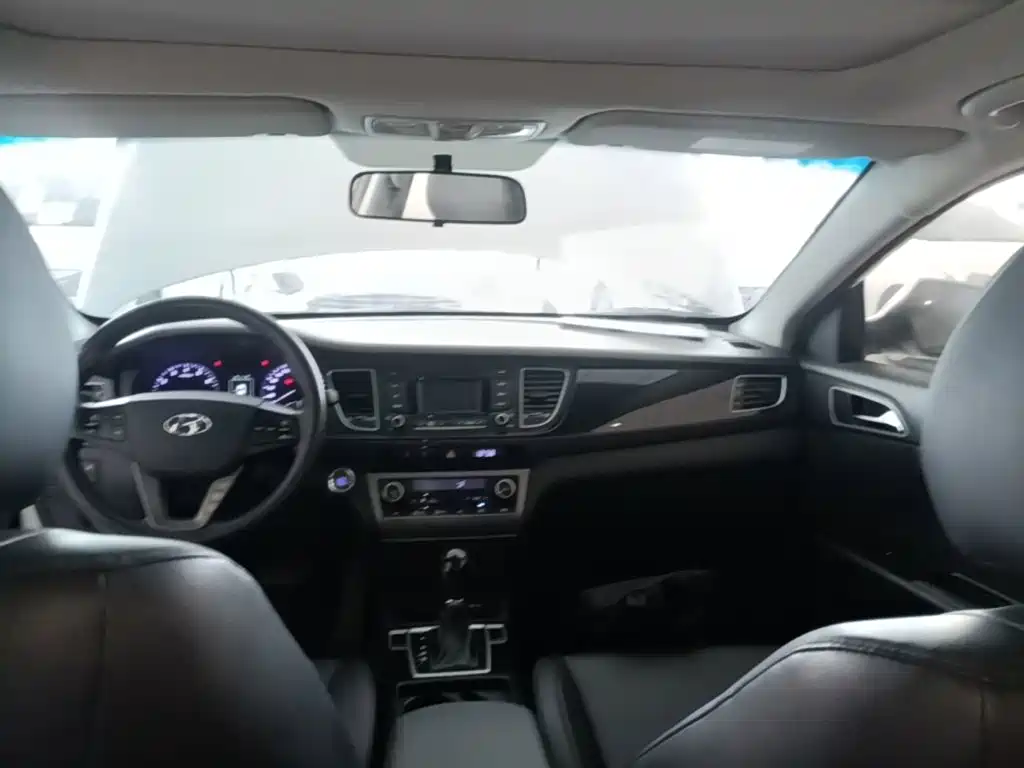 Hyundai Mistra 2015 — фото 18