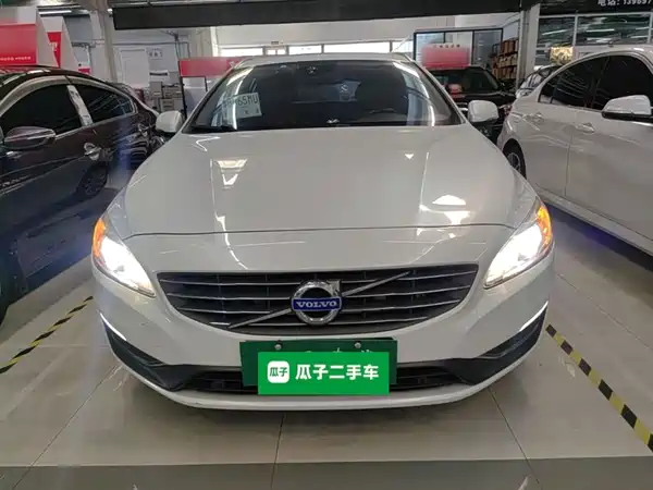 Volvo V60 2015