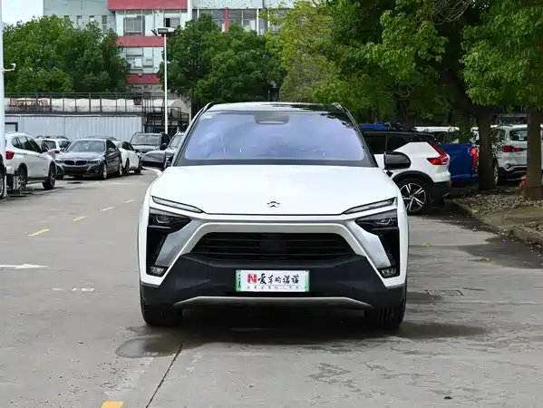 NIO ES8 2021