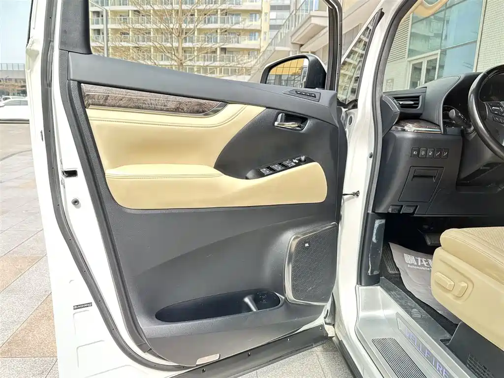 Toyota Vellfire 2020 — фото 10