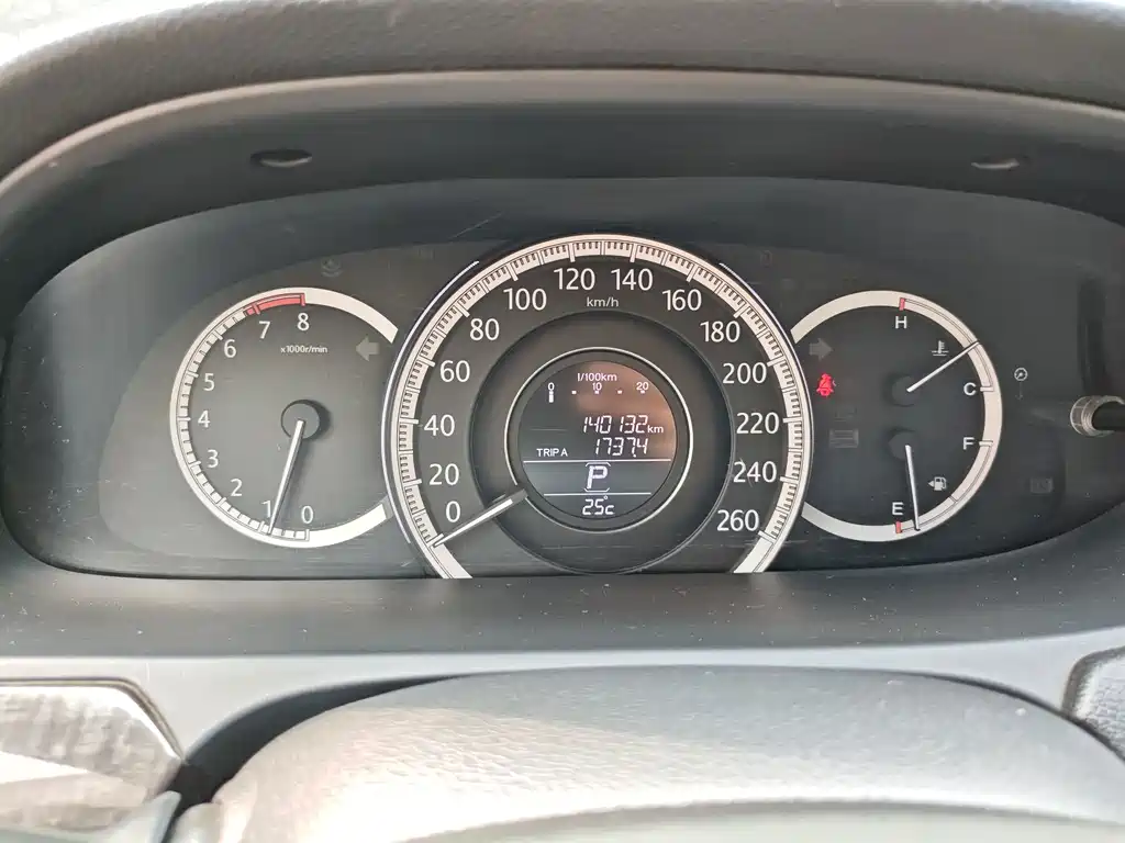 Honda Accord 2014 — фото 17
