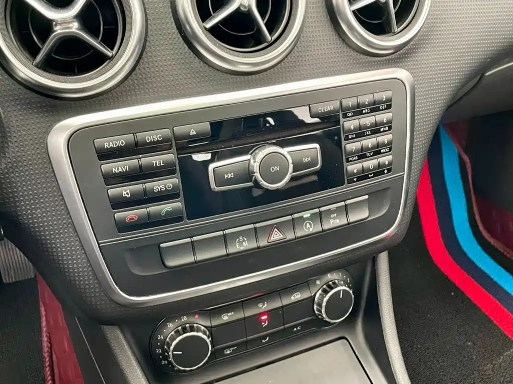 Mercedes-Benz A-Class 2015 — фото 11