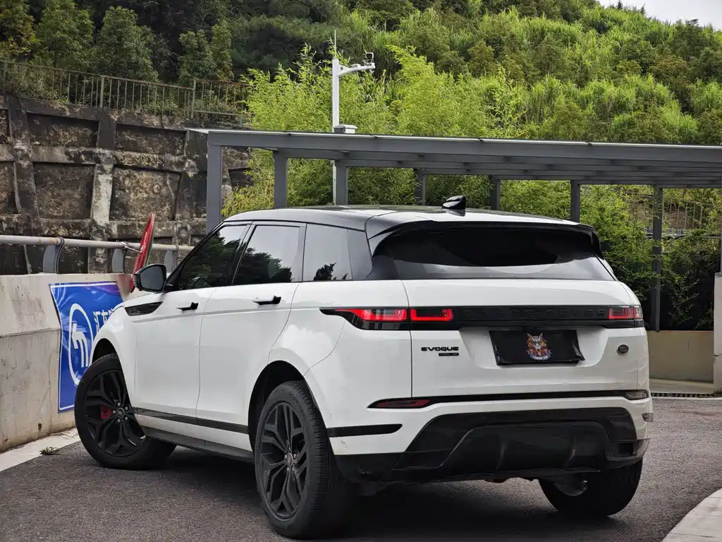 Land Rover Evoque 2021