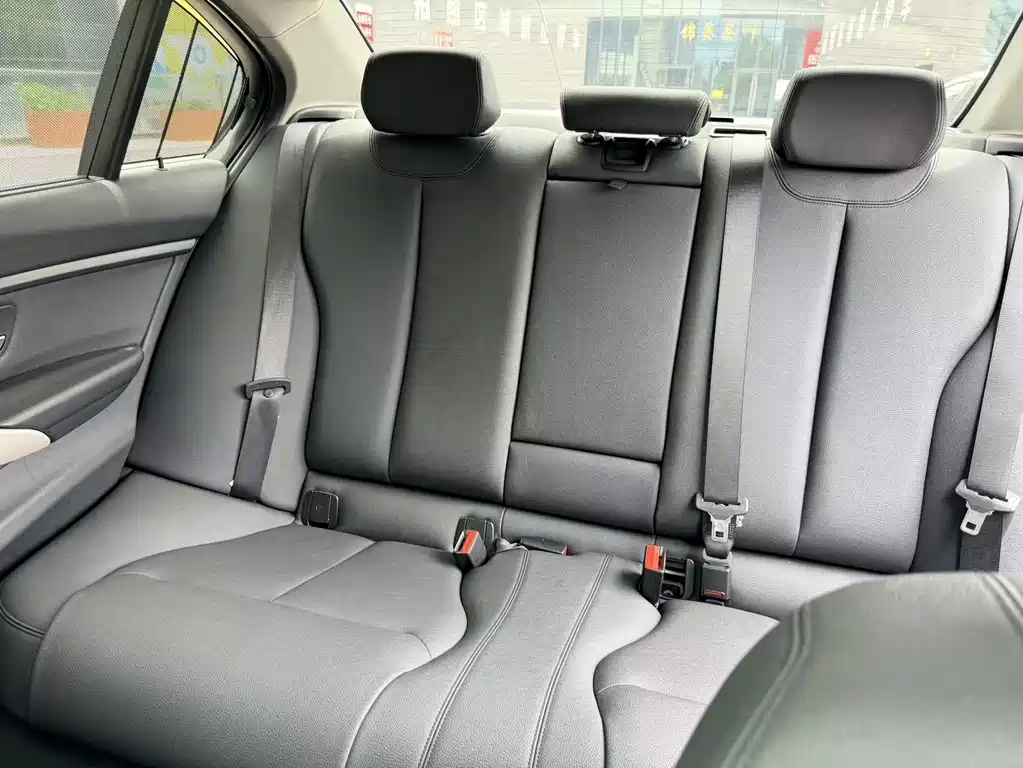 BMW 3 Series 2015 — фото 15