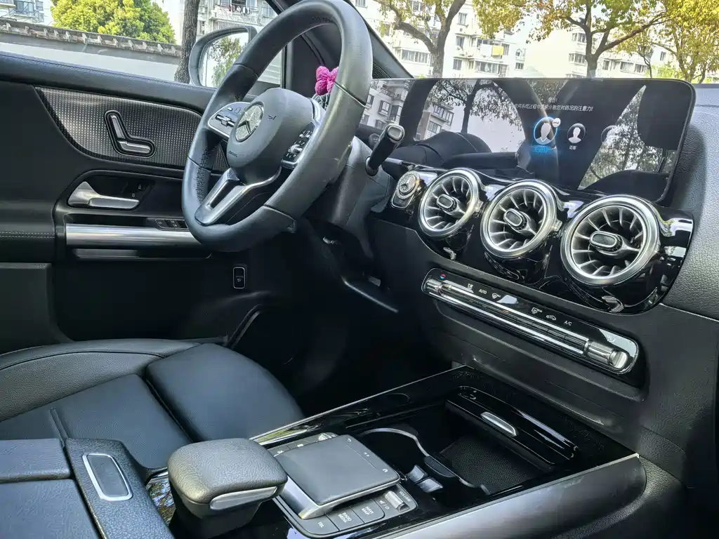 Mercedes-Benz GLA 2023 — фото 9