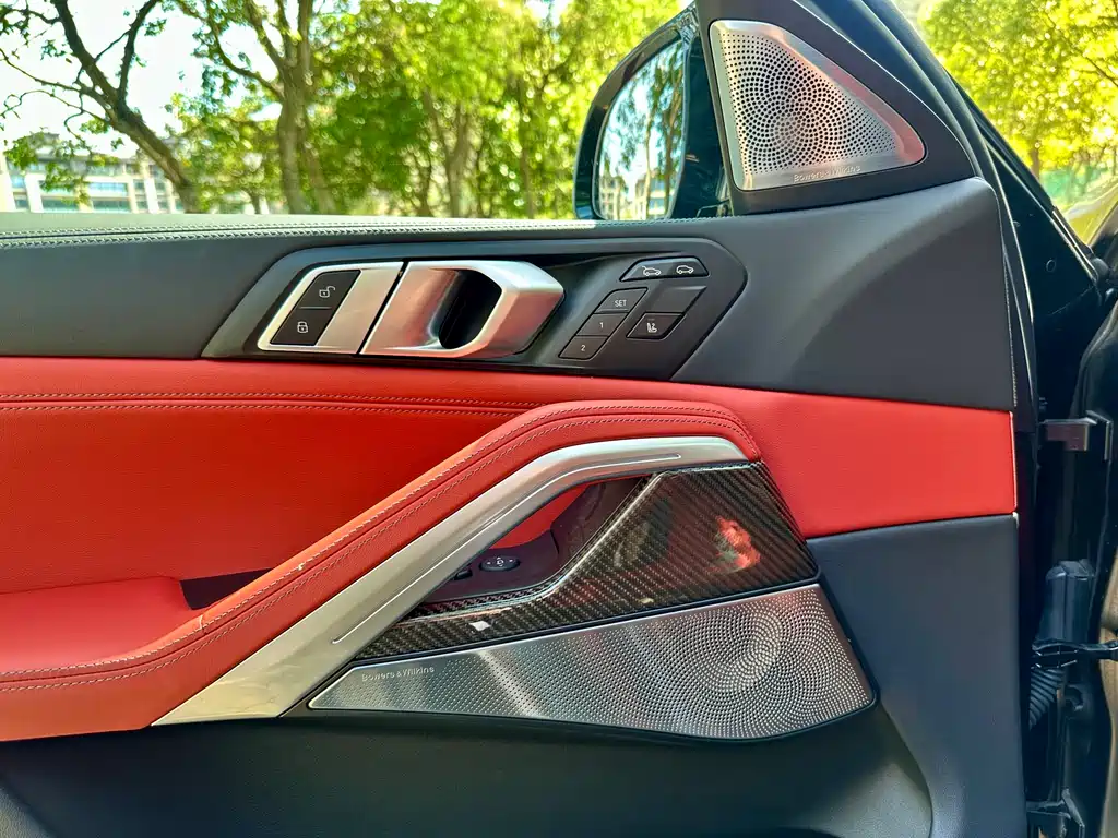 BMW X6 M 2025 — фото 24