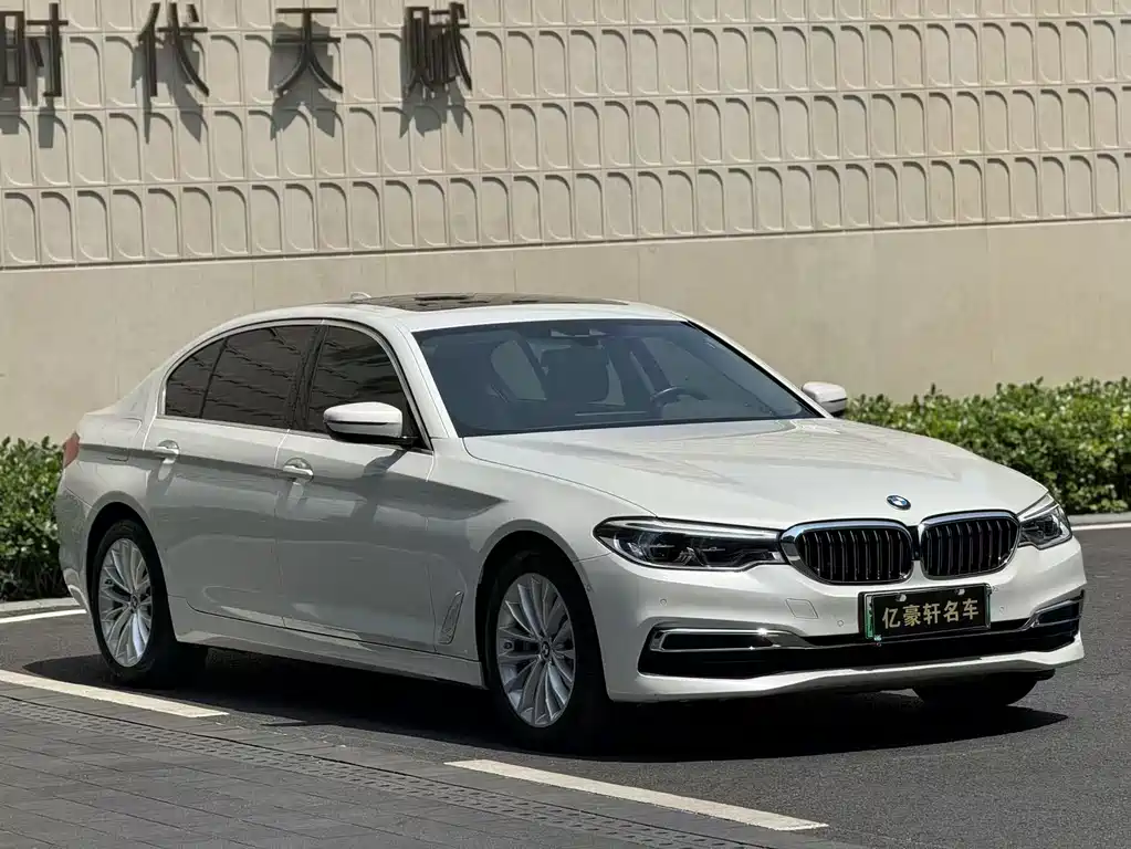 BMW 5 Series New Energy 2020 — фото 3