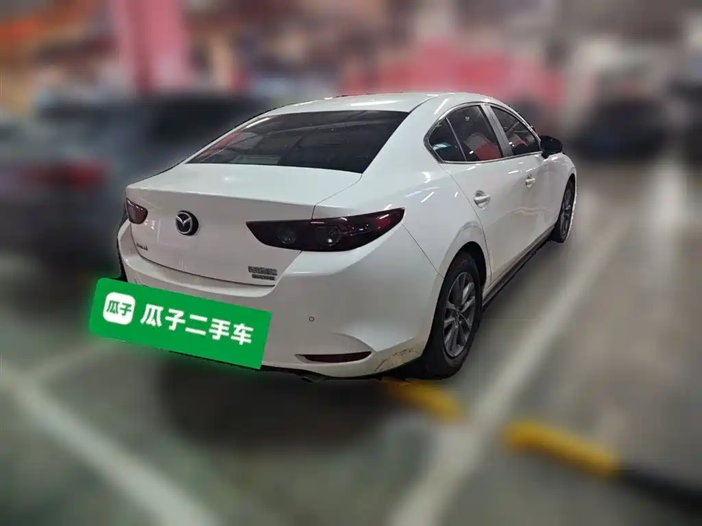 Mazda 3 Axela 2020 — фото 4