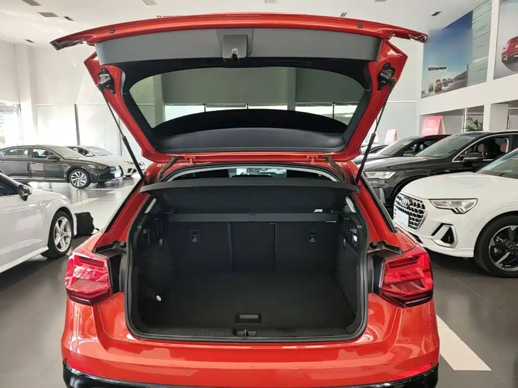 Audi Q2L 2021 — фото 19