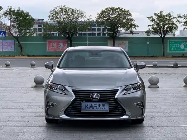 Lexus ES 2017
