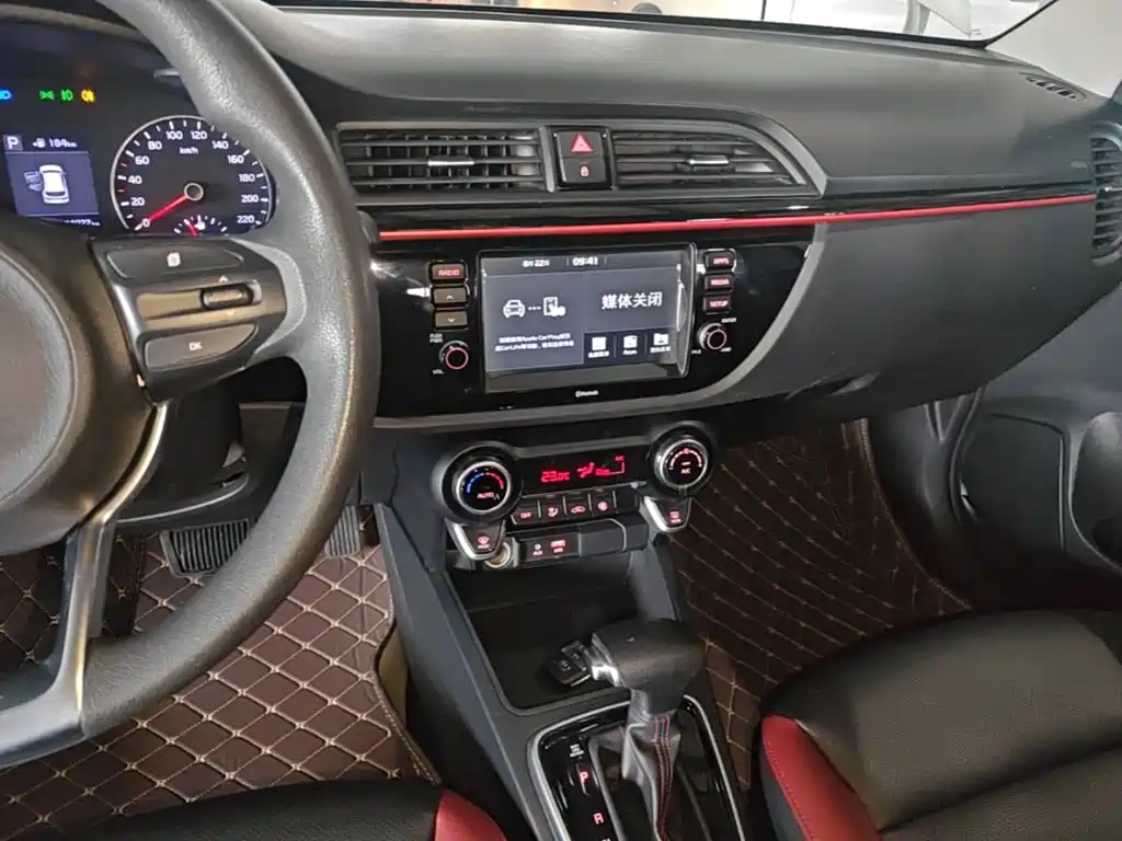 Kia KX CROSS 2017 — фото 13