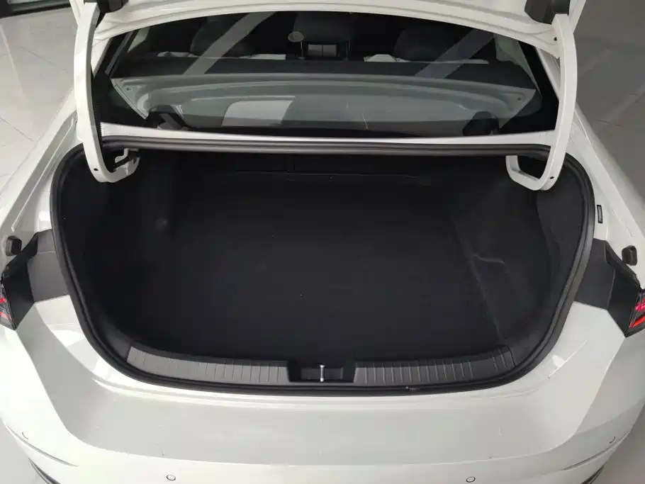 Volkswagen Sagitar 2026