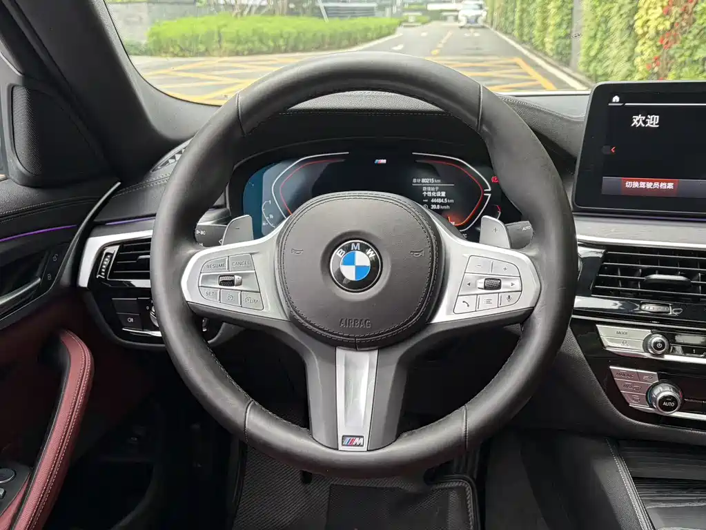 BMW 5 Series 2023 — фото 13