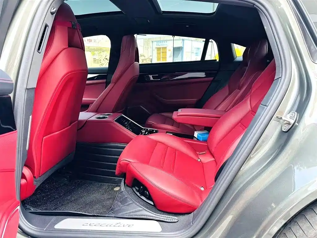 Porsche Panamera 2023