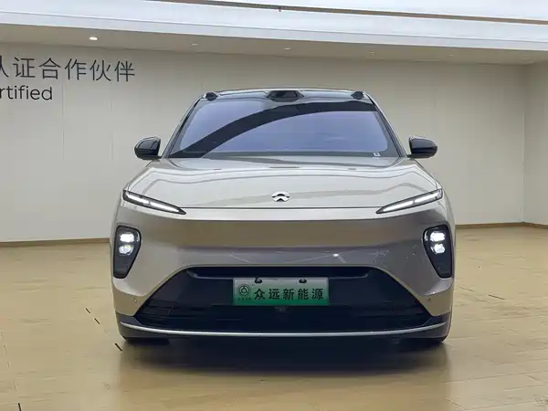 NIO ES8 2024