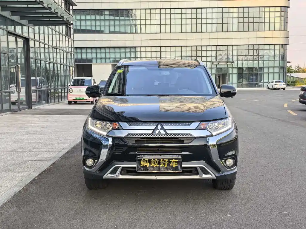 Mitsubishi Outlander 2021