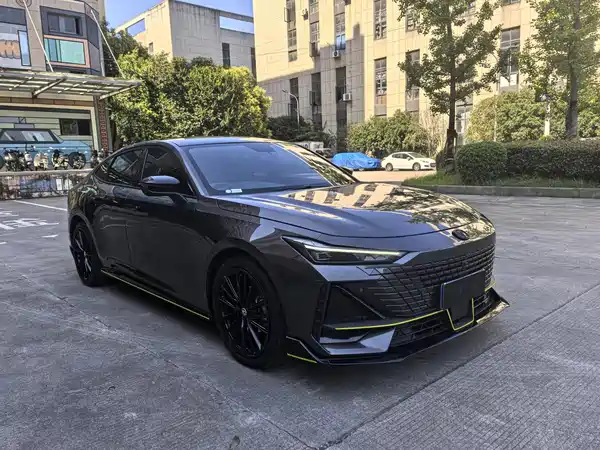Changan UNI-V 2022