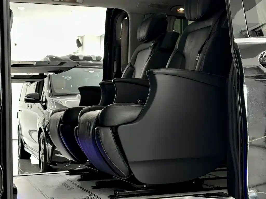Mercedes-Benz V-Class 2018 — фото 12