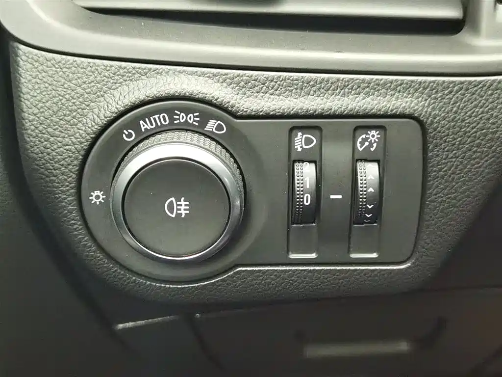 Buick Envision Plus 2021 — фото 21