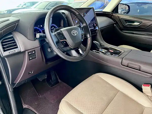 Toyota Alphard 2025
