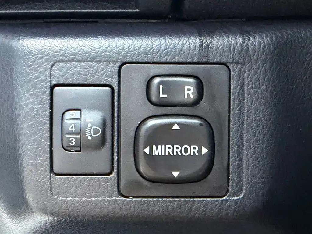 Toyota Yaris L 2022 — фото 8